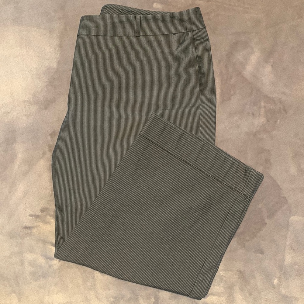 Women’s striped capris Size 16